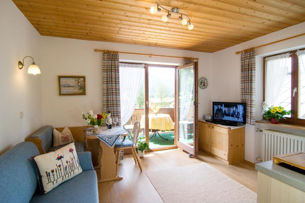 Haus Christl Reit Im Winkl, Kostenloser Parkplatz, 5 Minuten Zum Ortszentrum, Ruhige Lage, Wlan Bagian luar foto